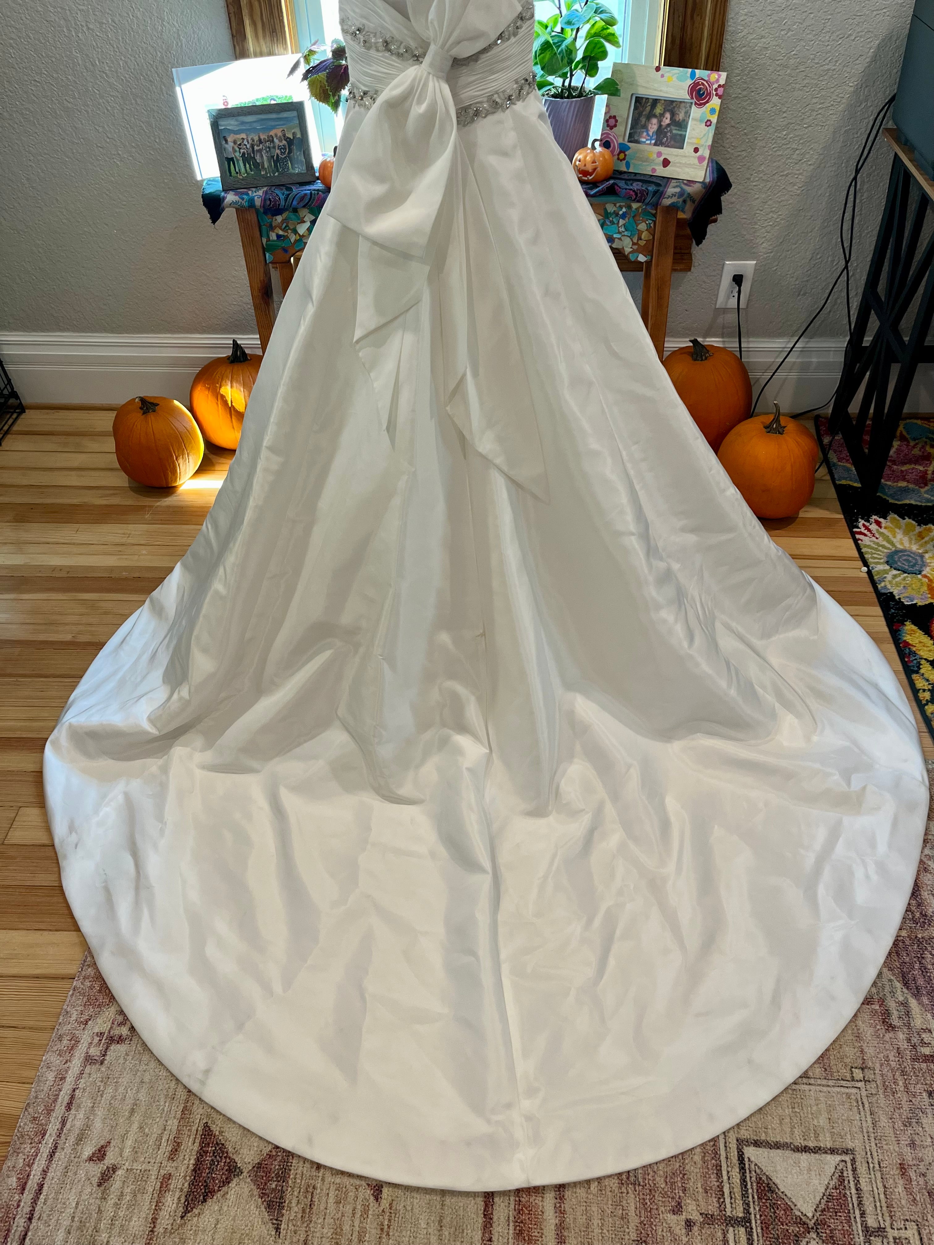 Alfred Angelo size 8 WD#69