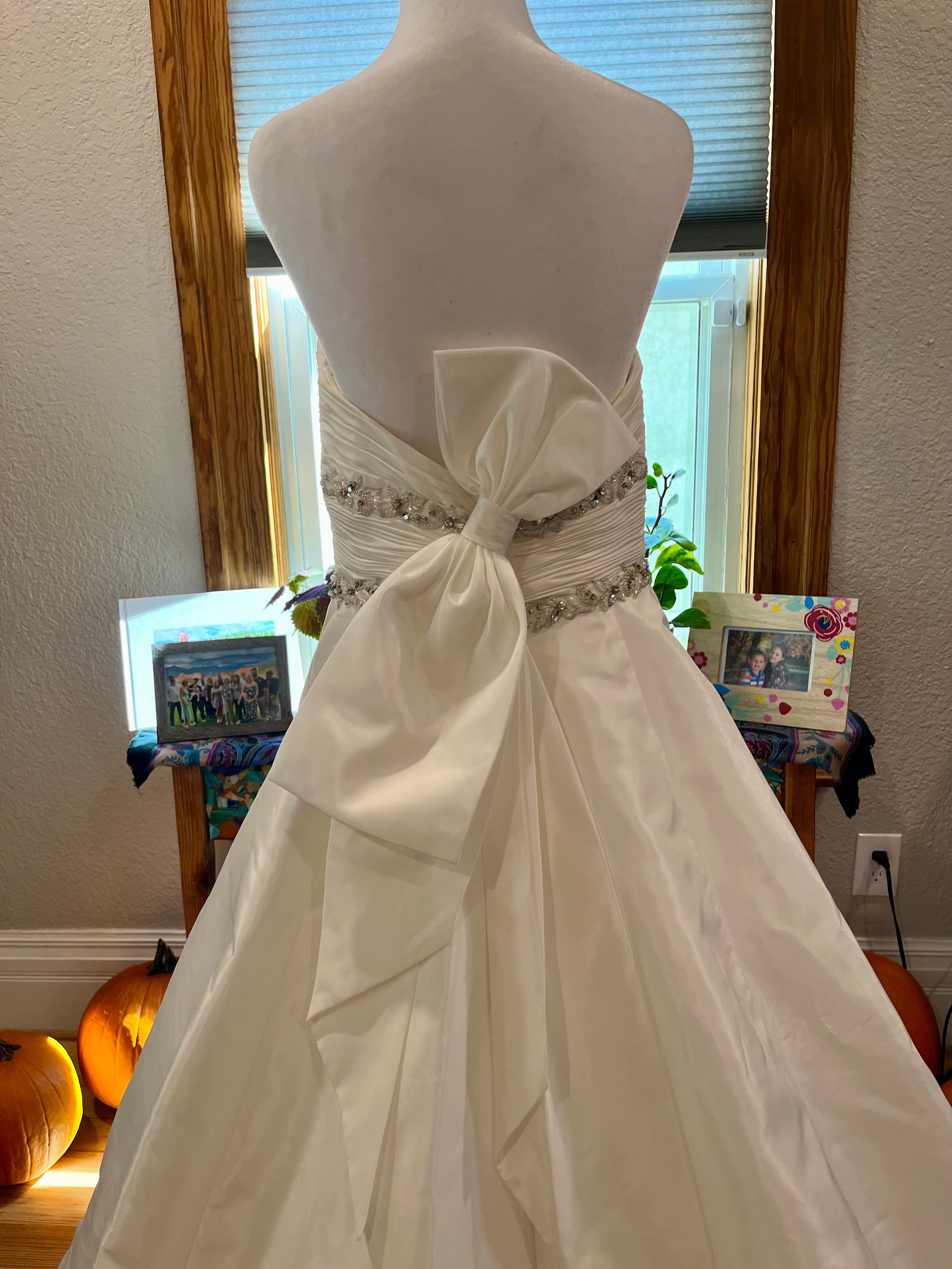 Alfred Angelo size 8 WD#69