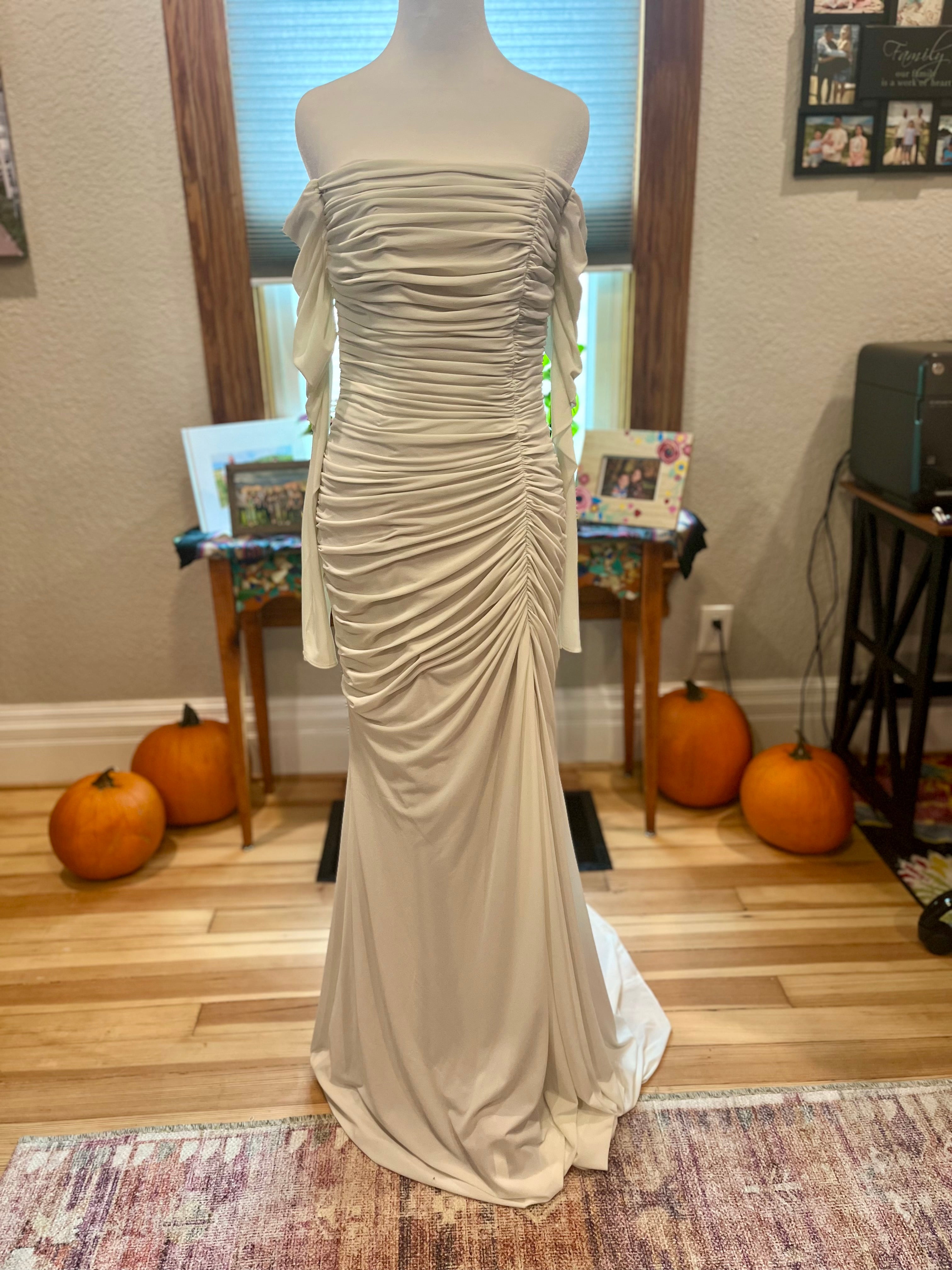 Theia size 8 WD #64