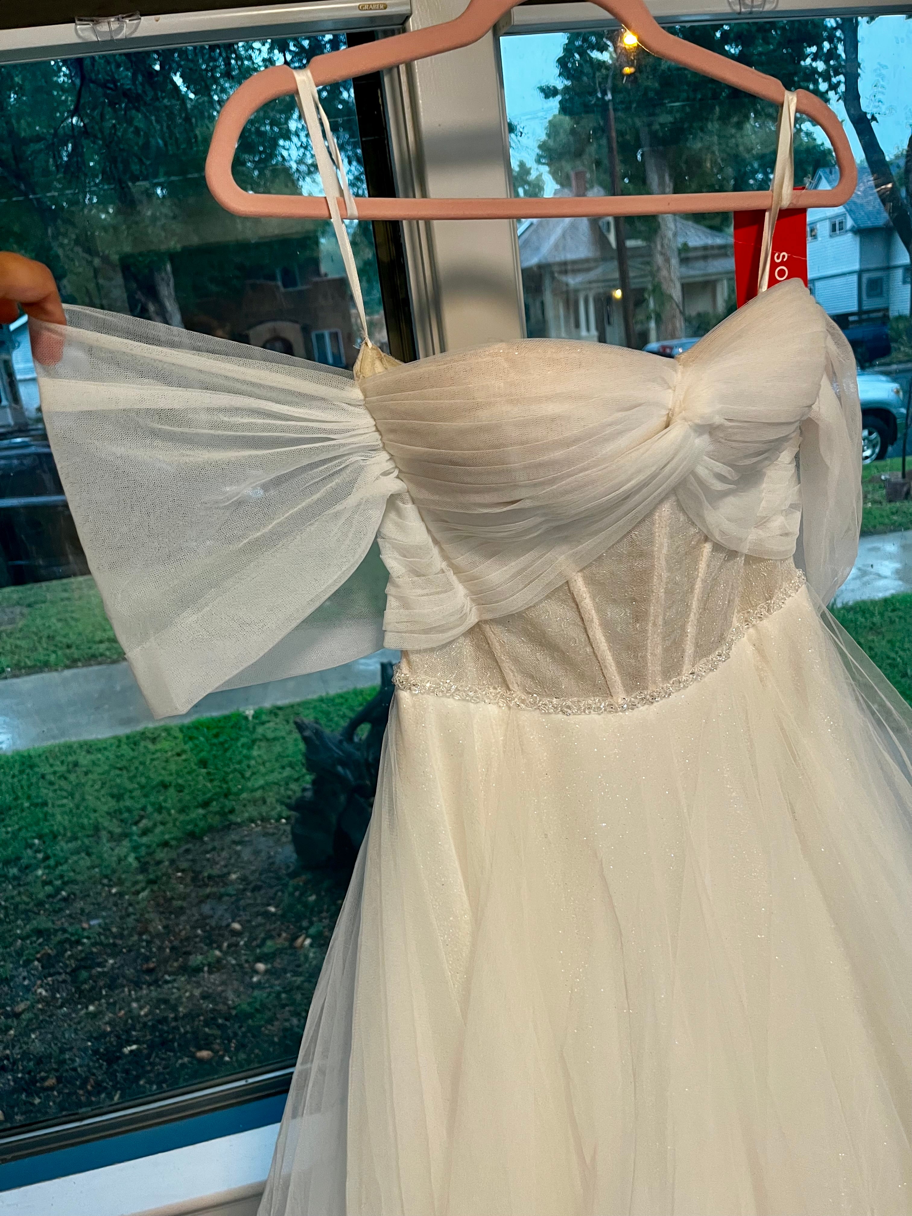 Ball gown wedding dress size 4/6 WD# 31