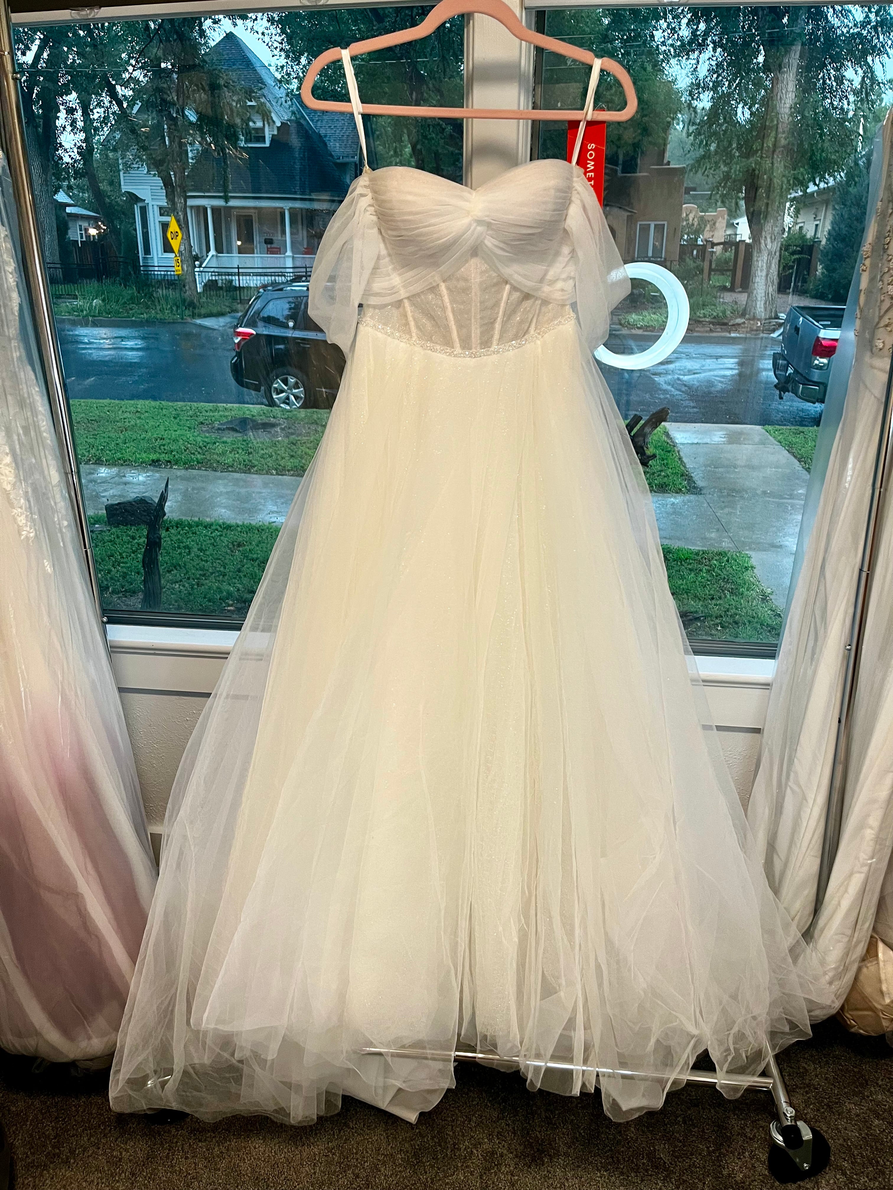 Ball gown wedding dress size 4/6 WD# 31