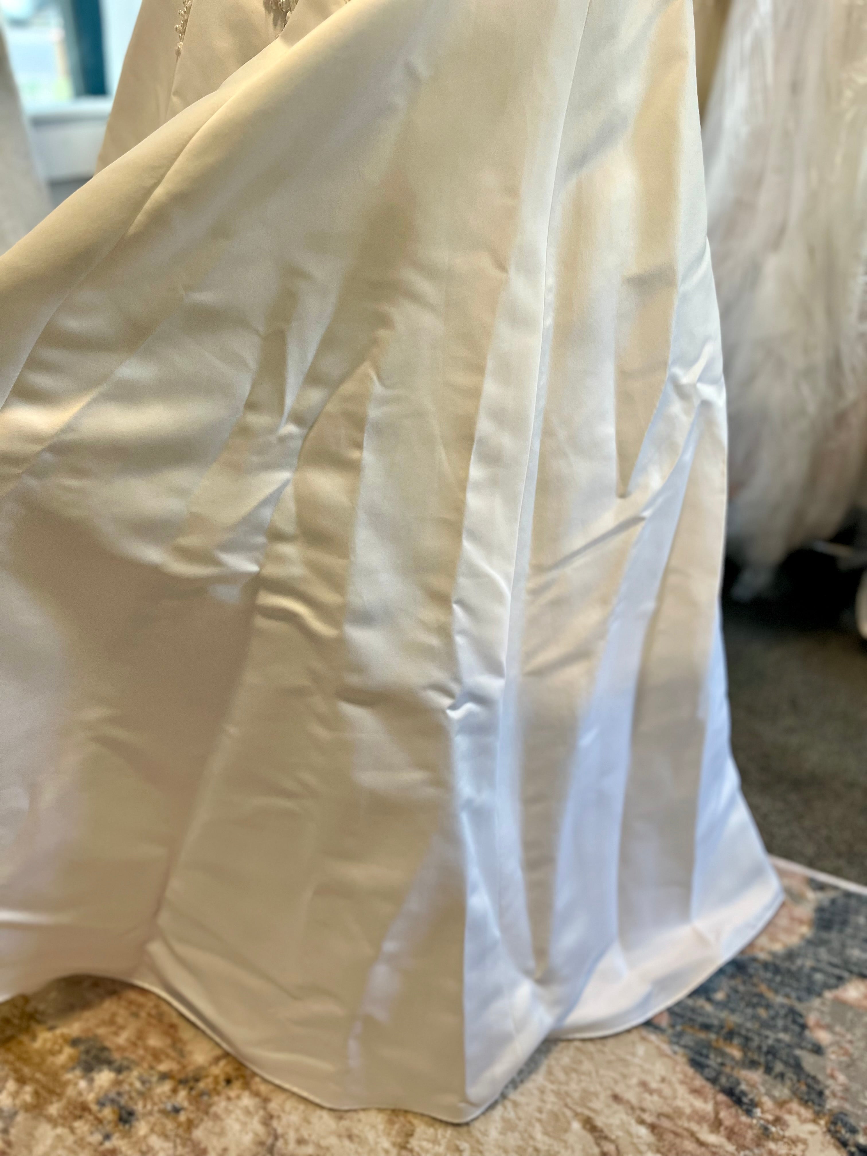 Halter A Line wedding dress size 8 #27
