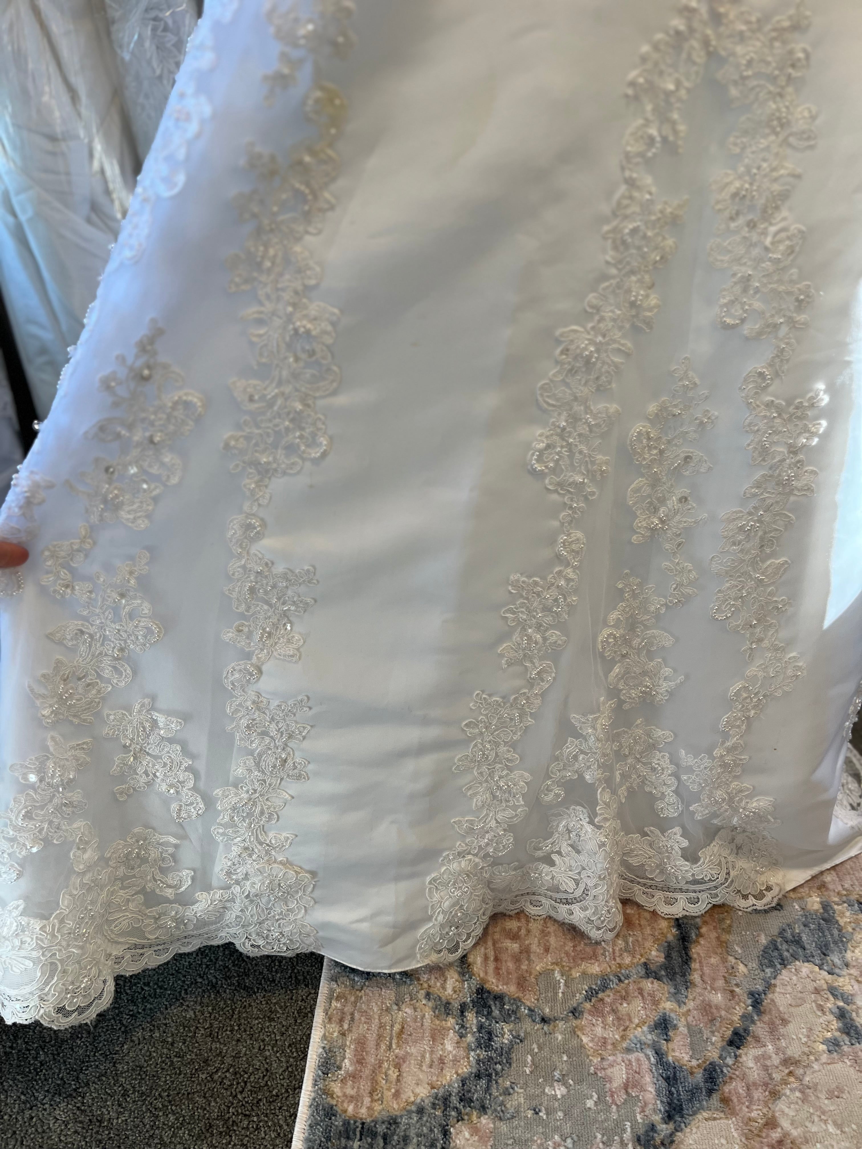 Wedding dress size 6 #52