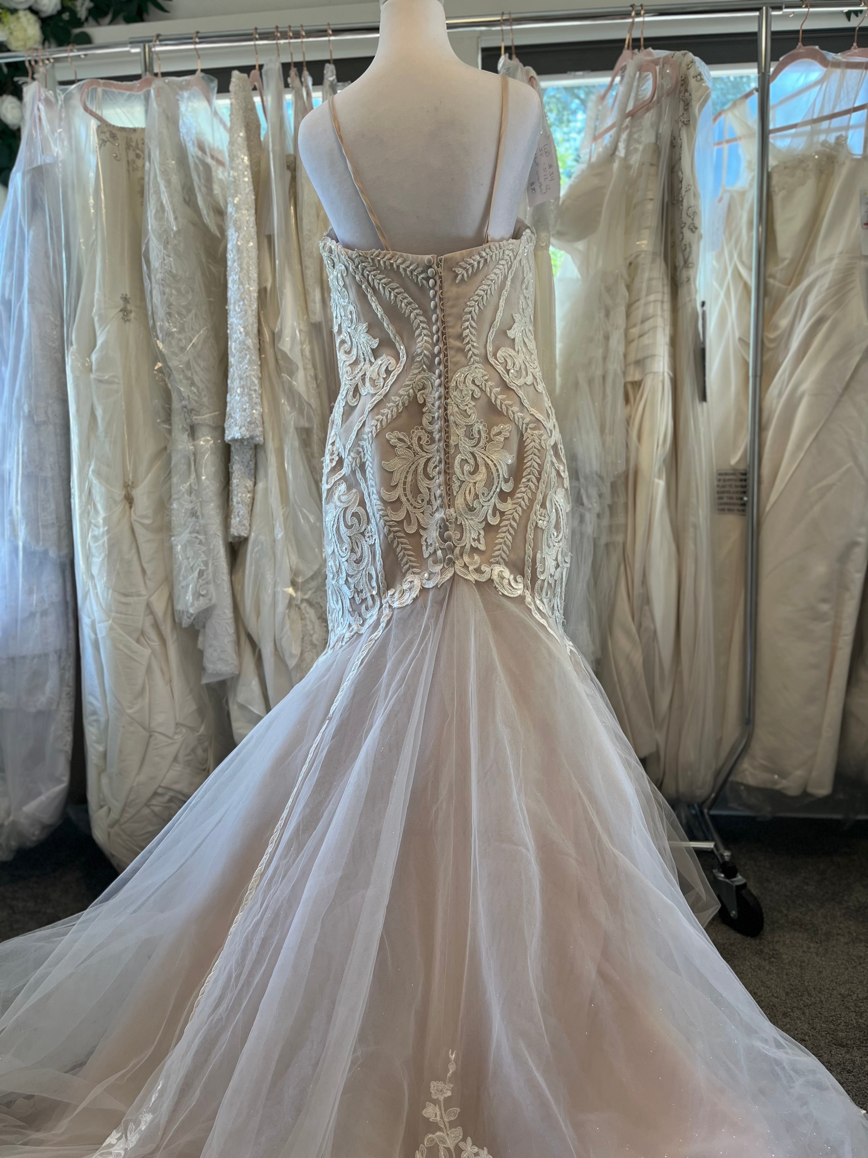 Essence of Australia size 12 #48