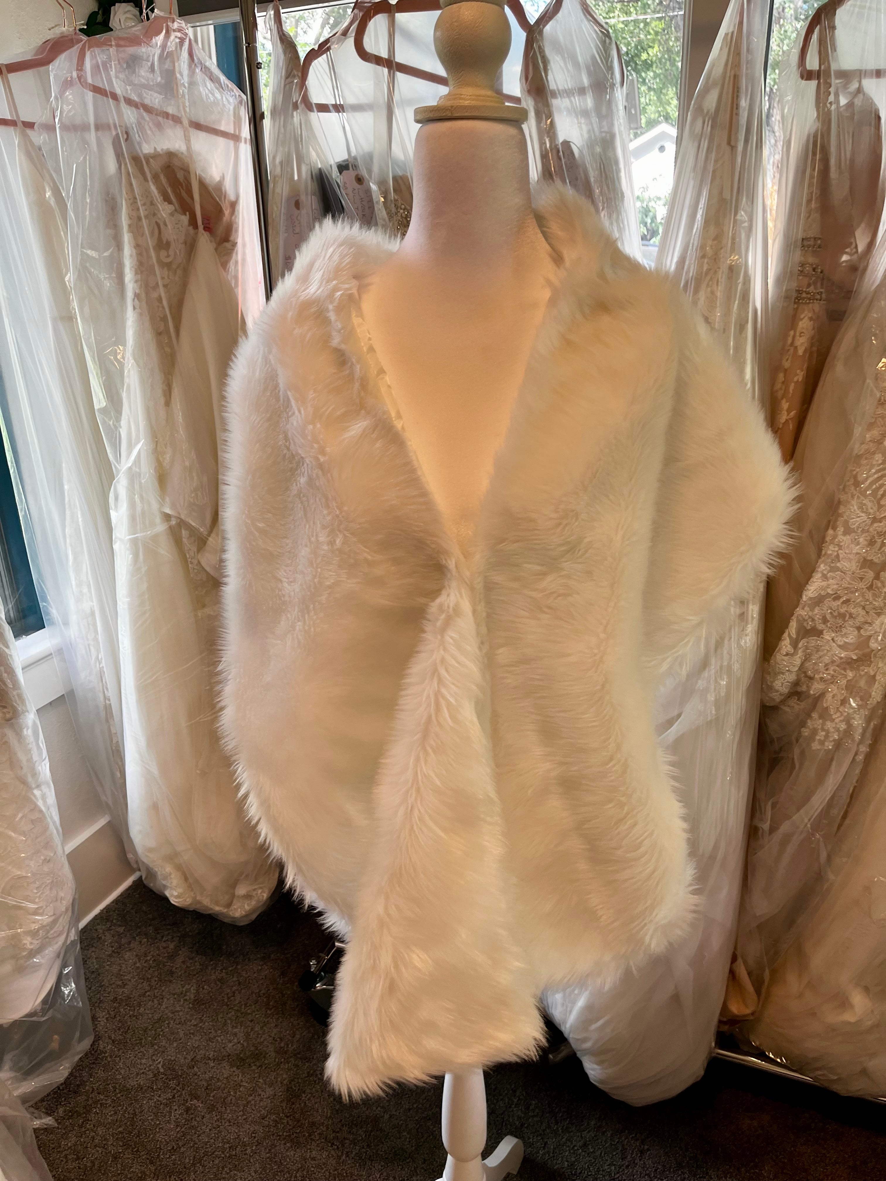 White faux fur #09/10