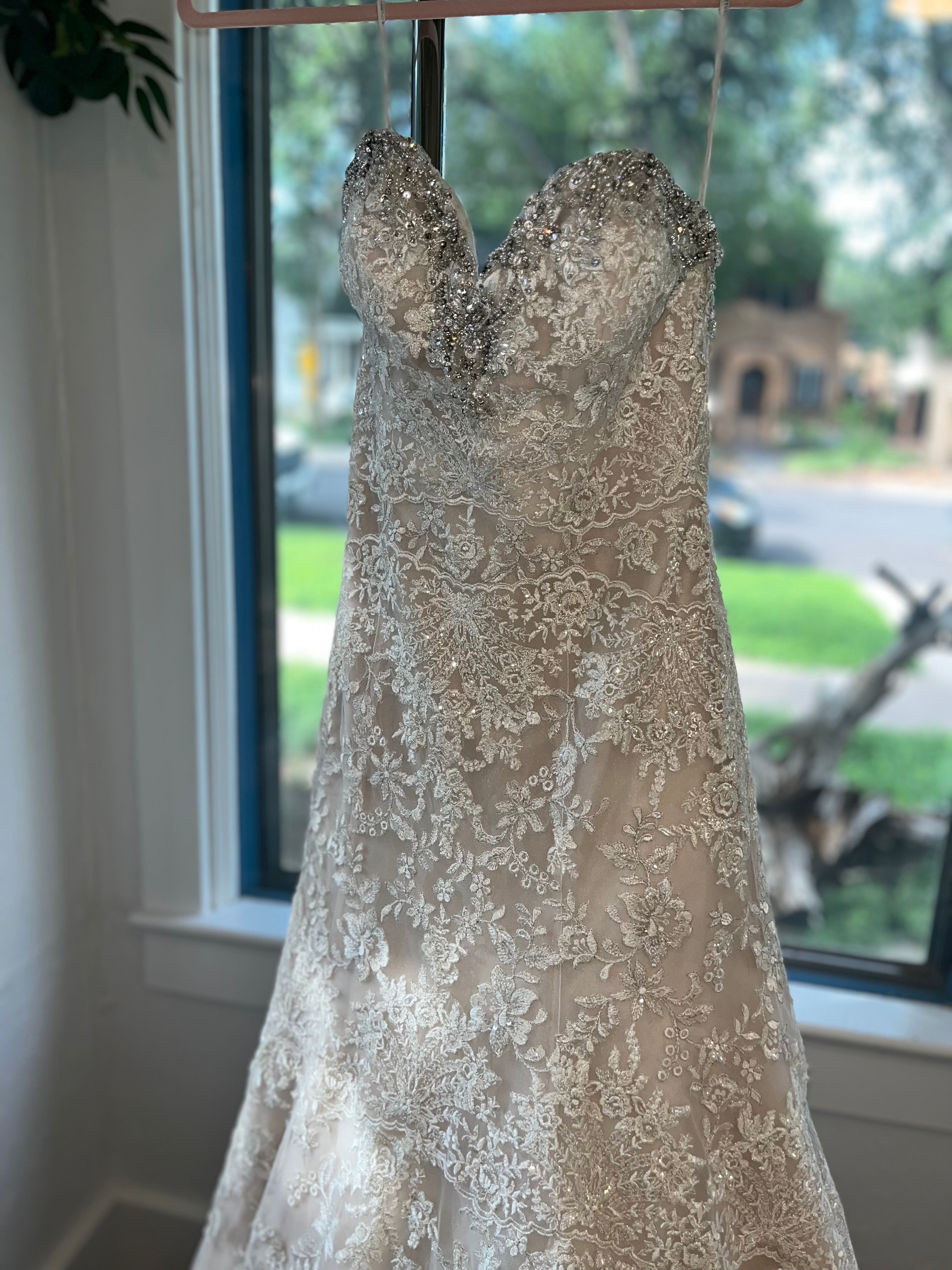 Champagne Lace size 6 #19