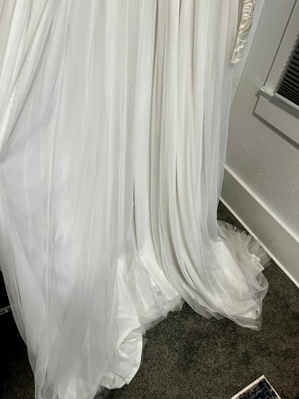 Lotus Threads/ long Sleeve bridal gown/ NWT/ Size 14 #15
