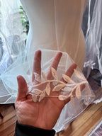 Veil #09 fingertip