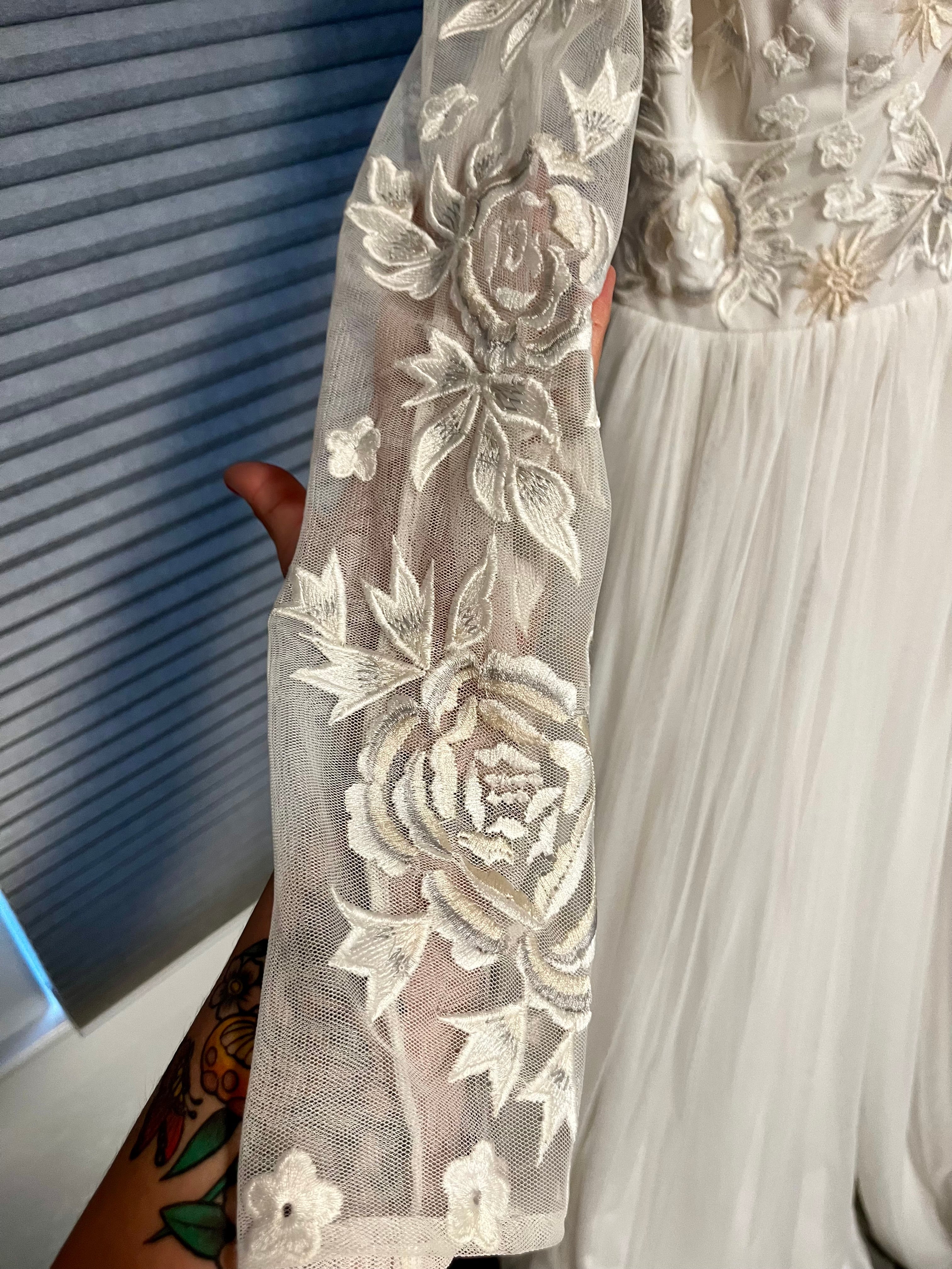 Lotus Threads/ long Sleeve bridal gown/ NWT/ Size 14 #15