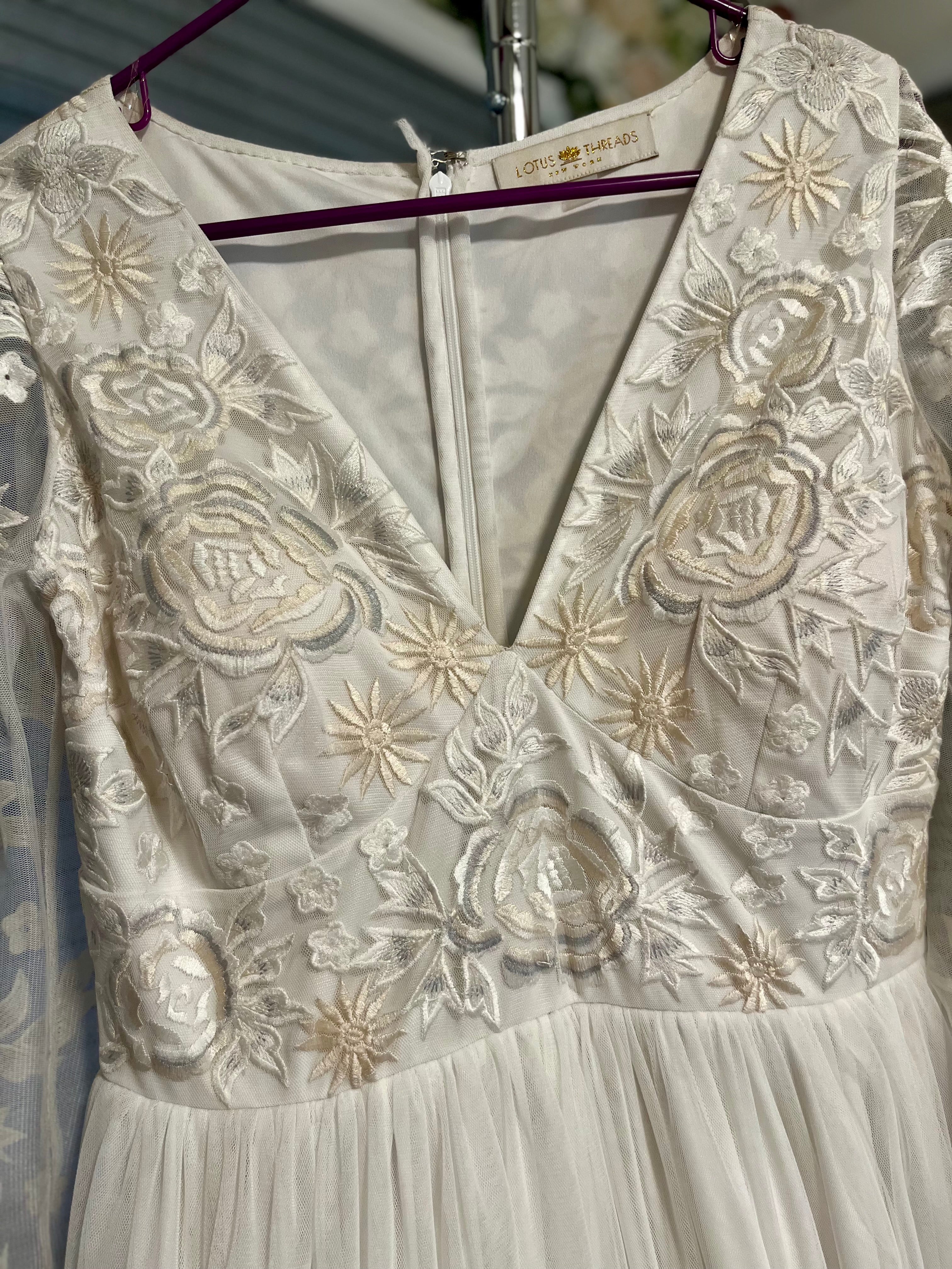 Lotus Threads/ long Sleeve bridal gown/ NWT/ Size 14 #15