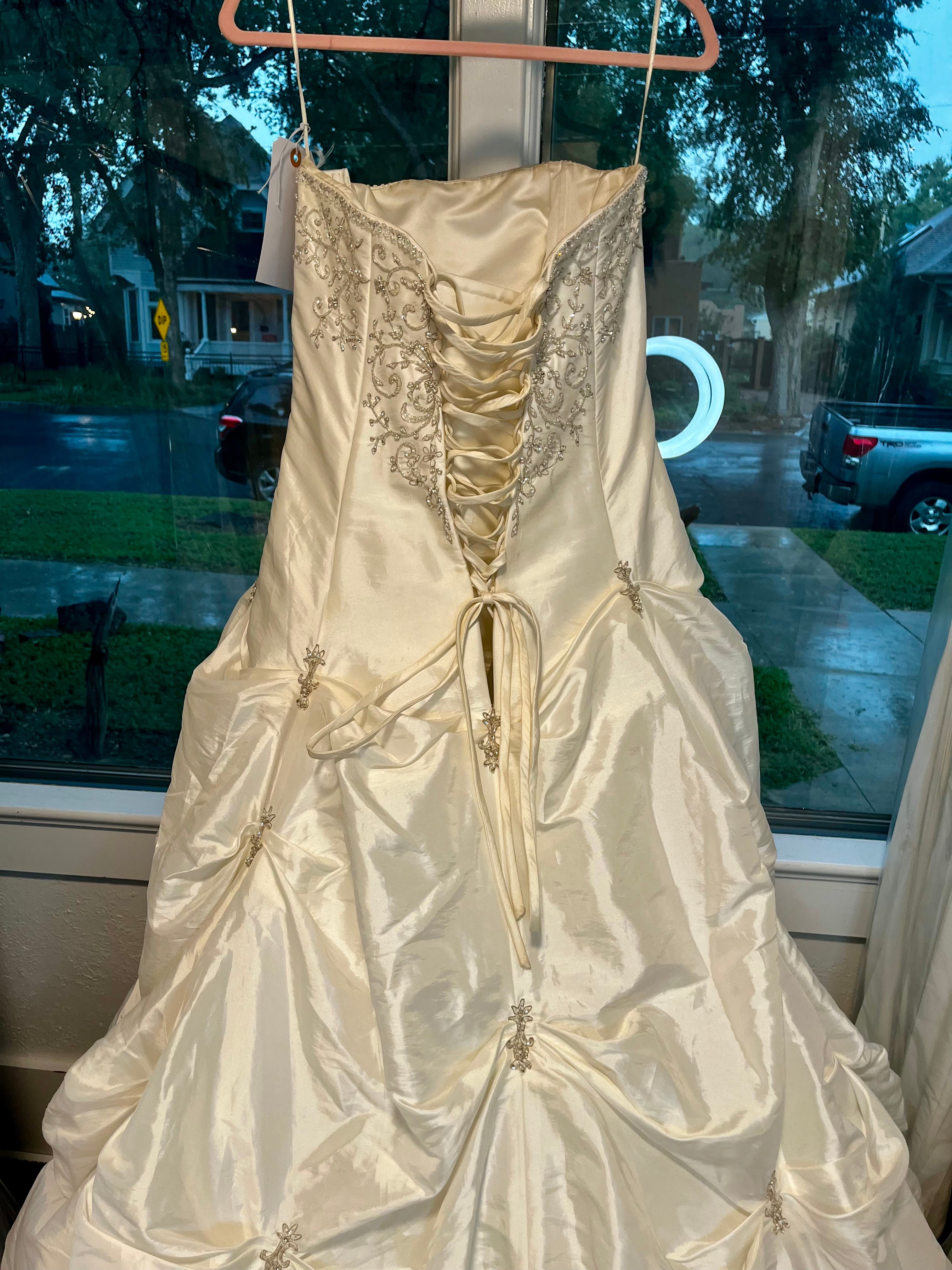 Maggie Sottero Size 10 WD#32