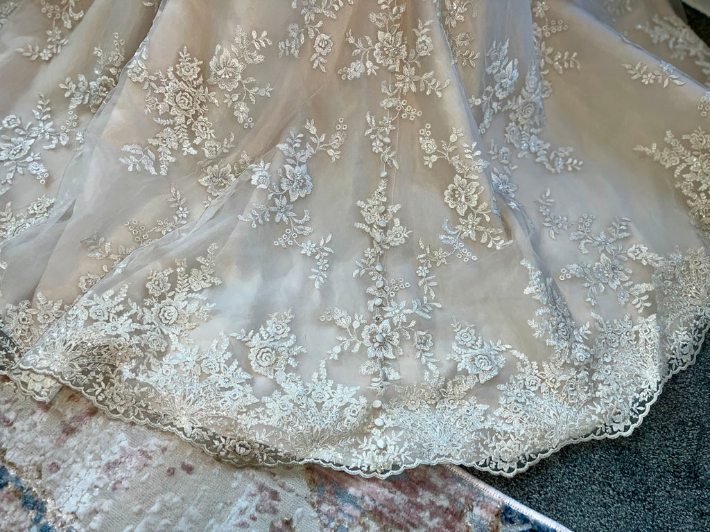 Champagne Lace size 6 #19