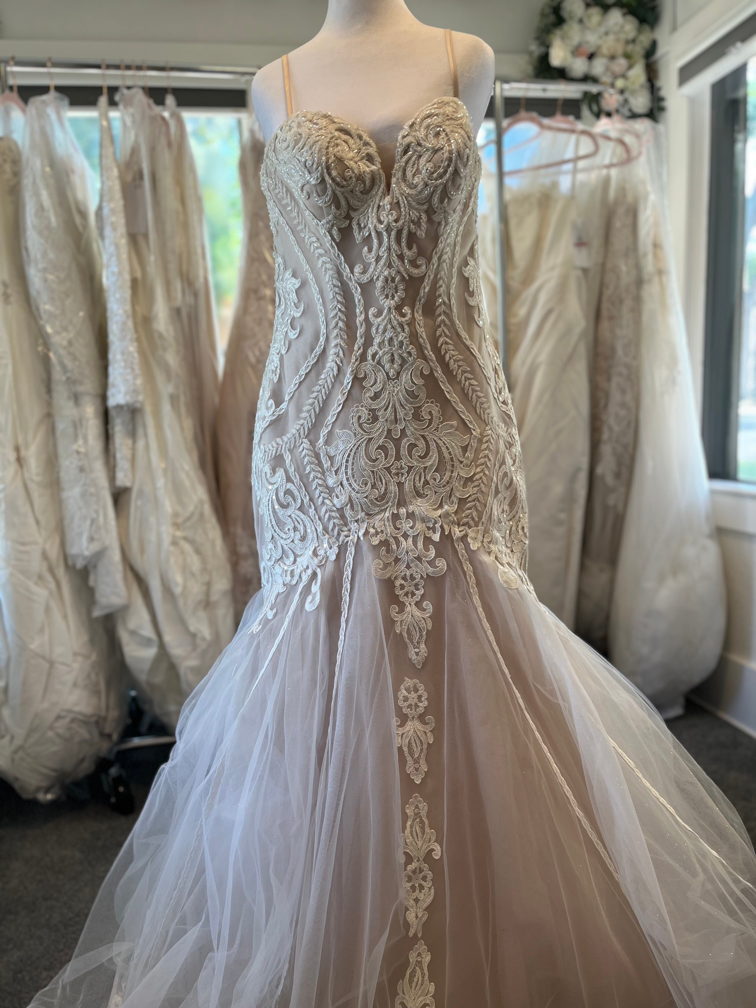 Essence of Australia size 12 #48