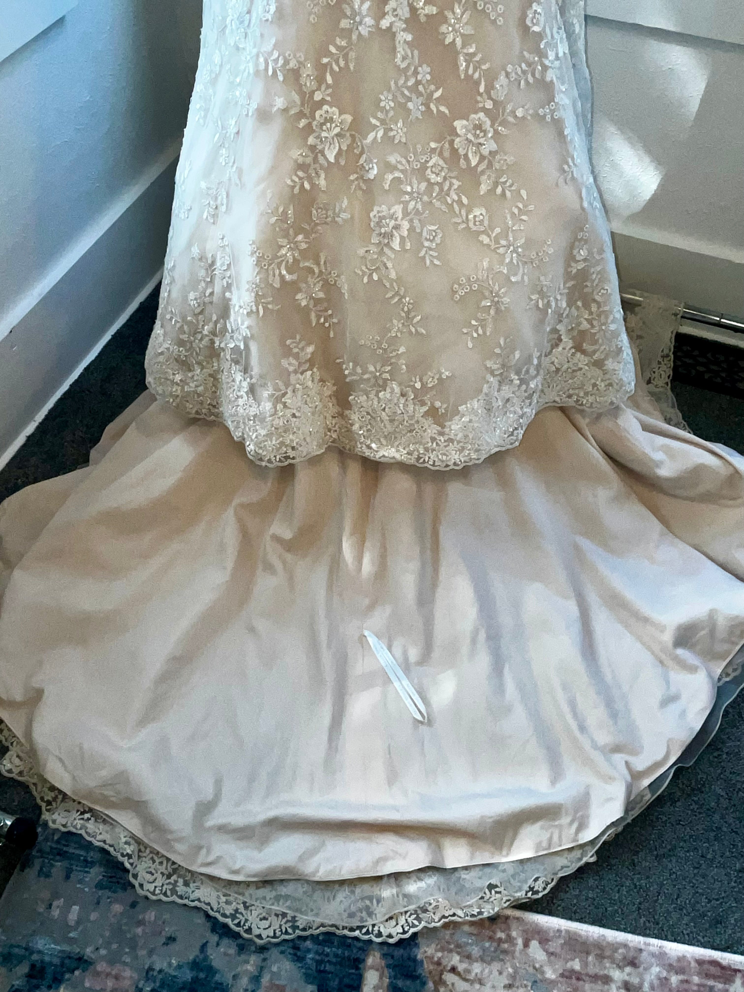 Champagne Lace size 6 #19