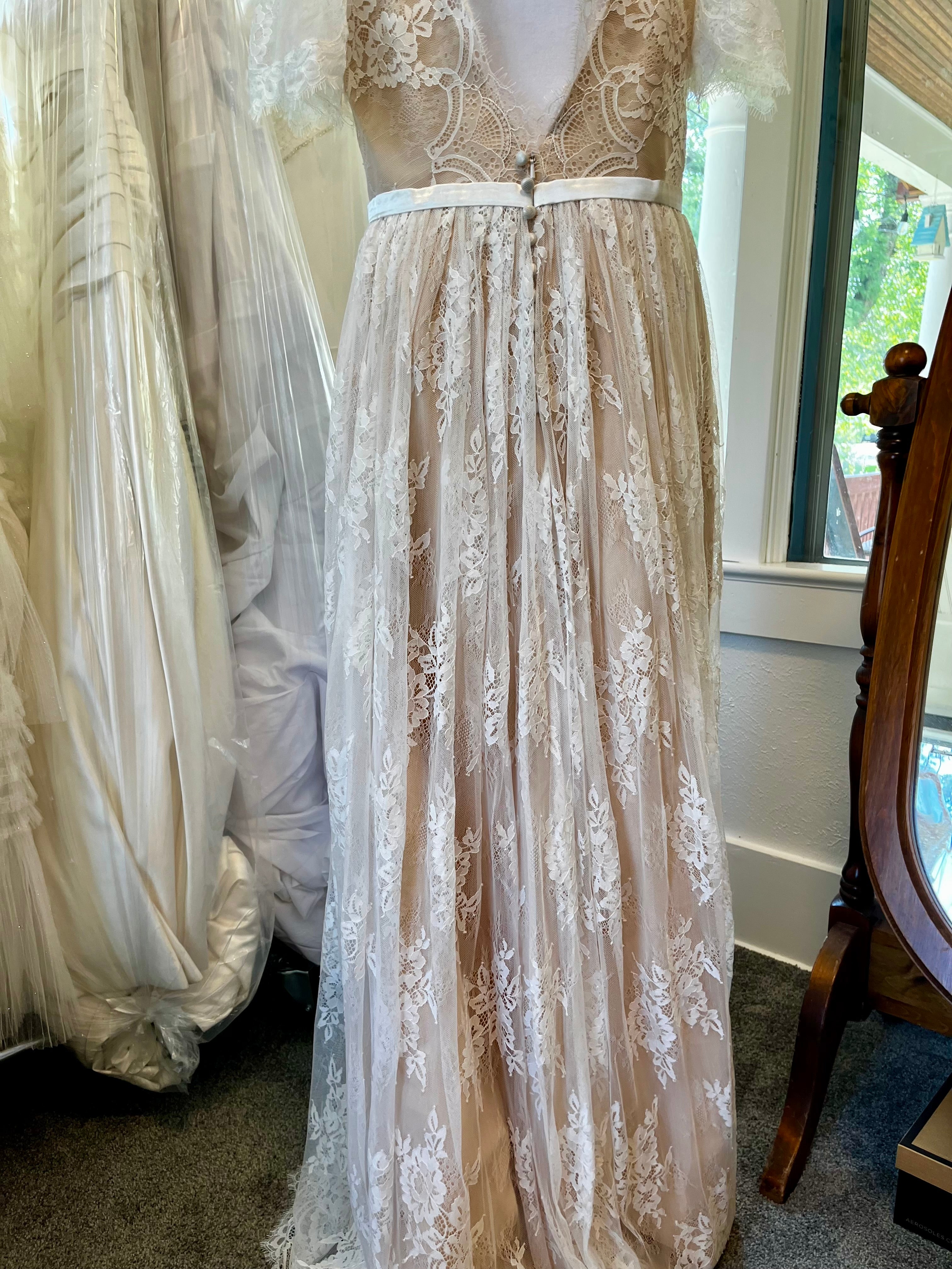 A line lace silhouette #37