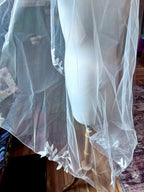Veil #09 fingertip
