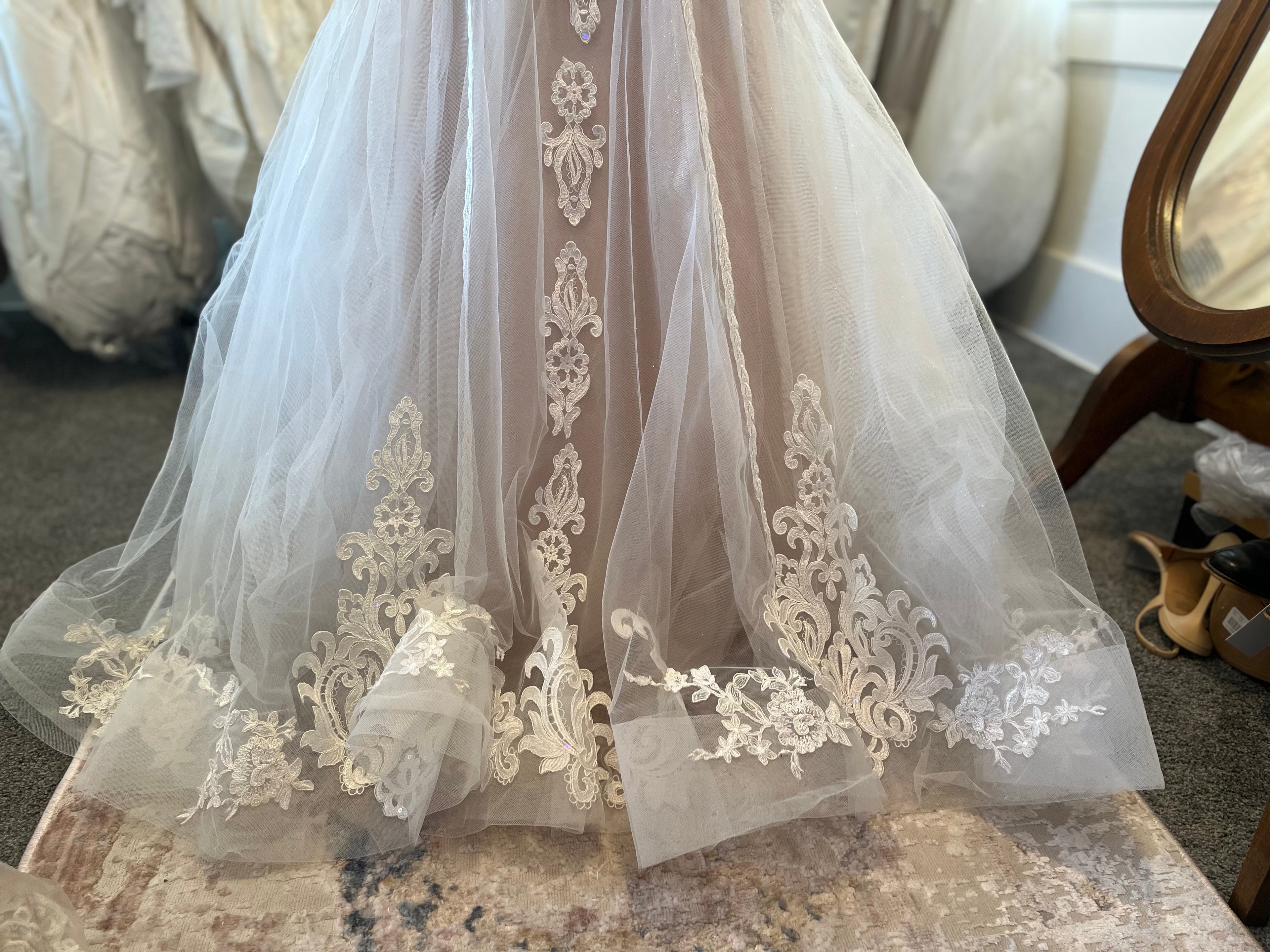 Essence of Australia size 12 #48
