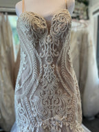 Essence of Australia size 12 #48