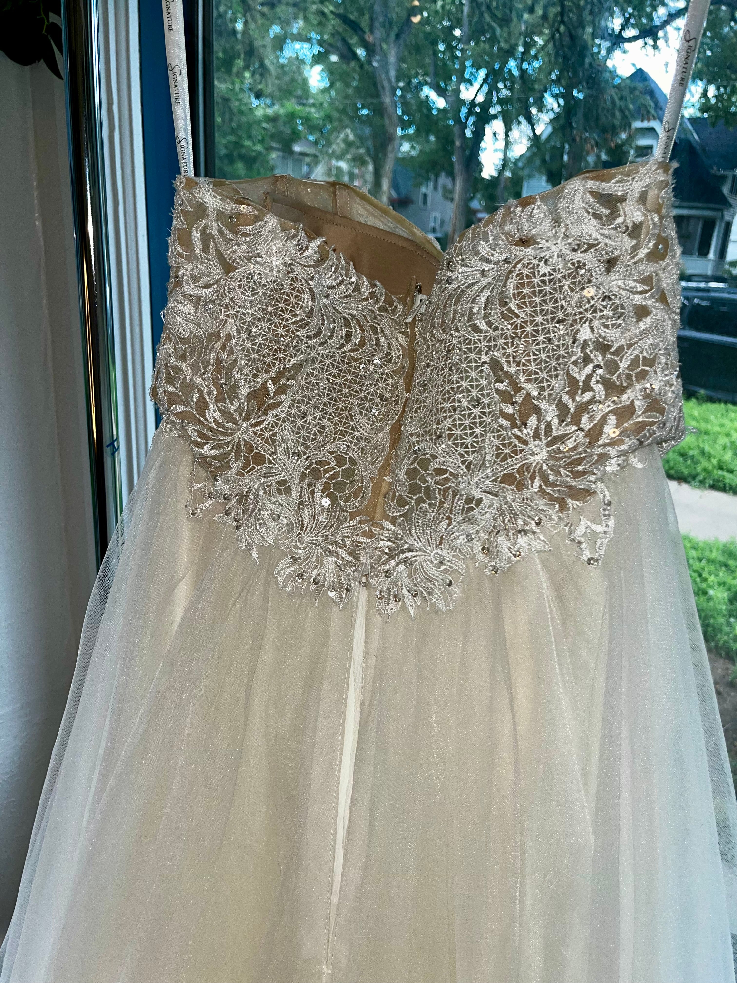 Galena Signature size 4 $450 #21