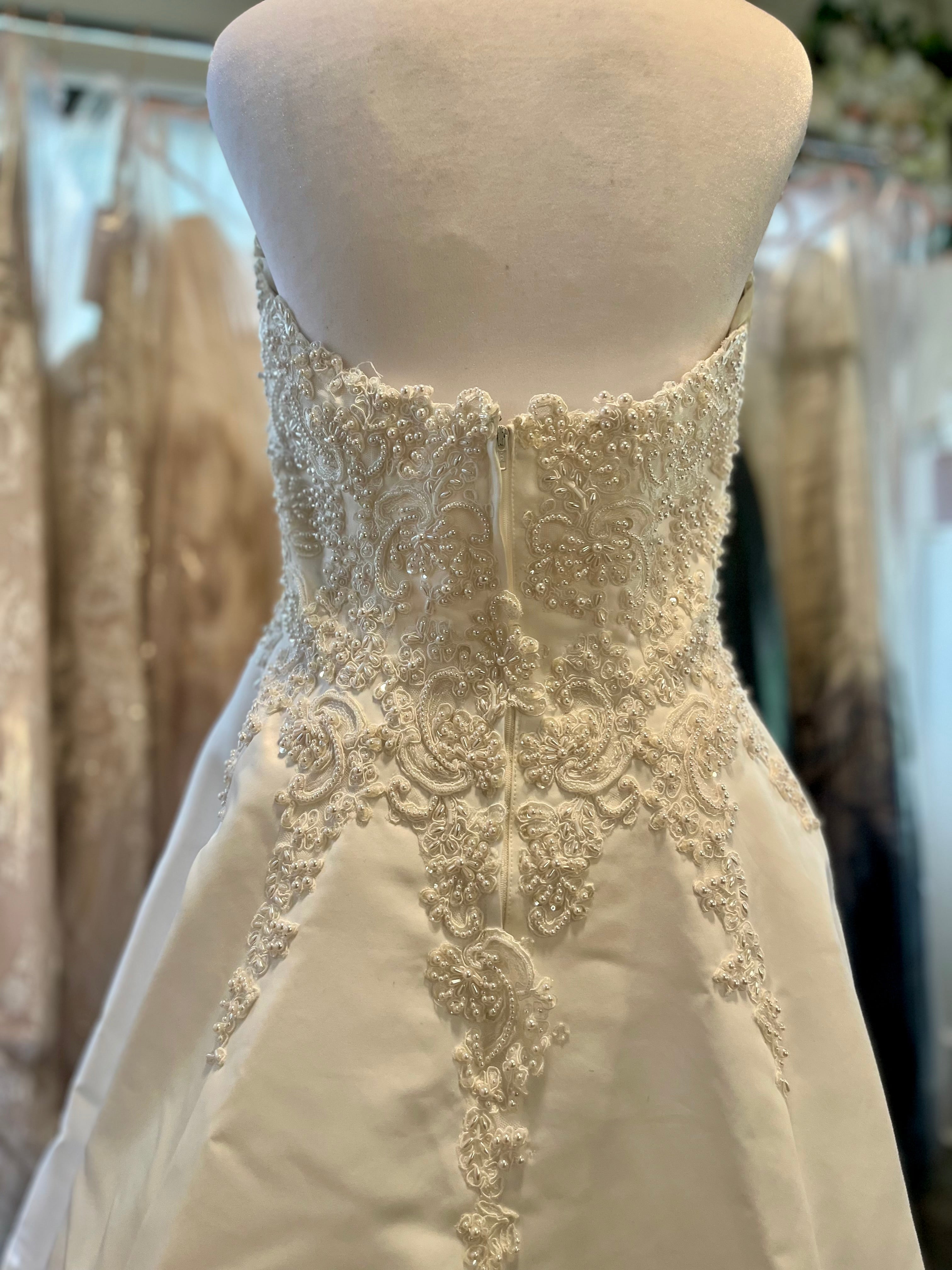 Halter A Line wedding dress size 8 #27