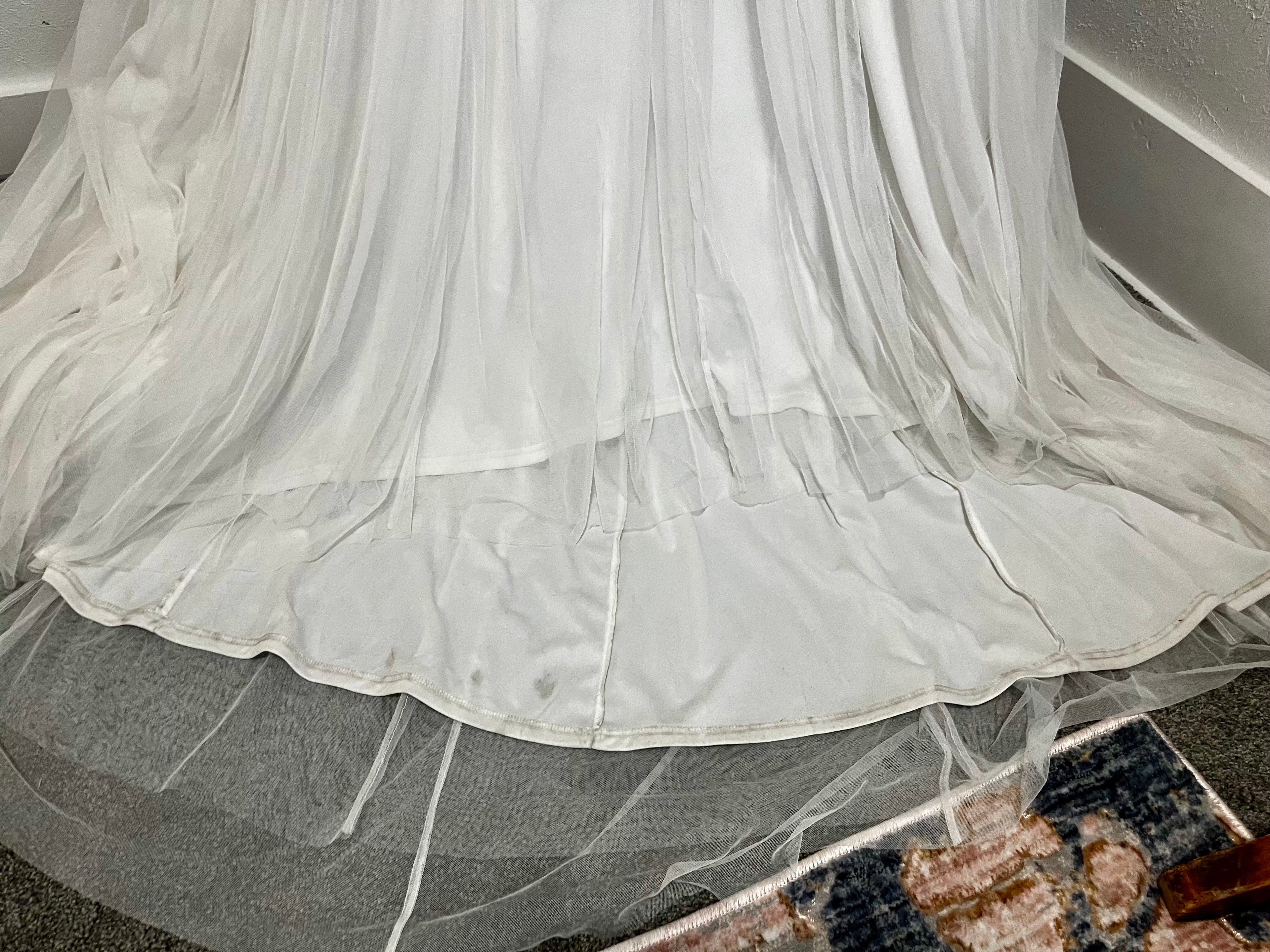Lotus Threads/ long Sleeve bridal gown/ NWT/ Size 14 #15