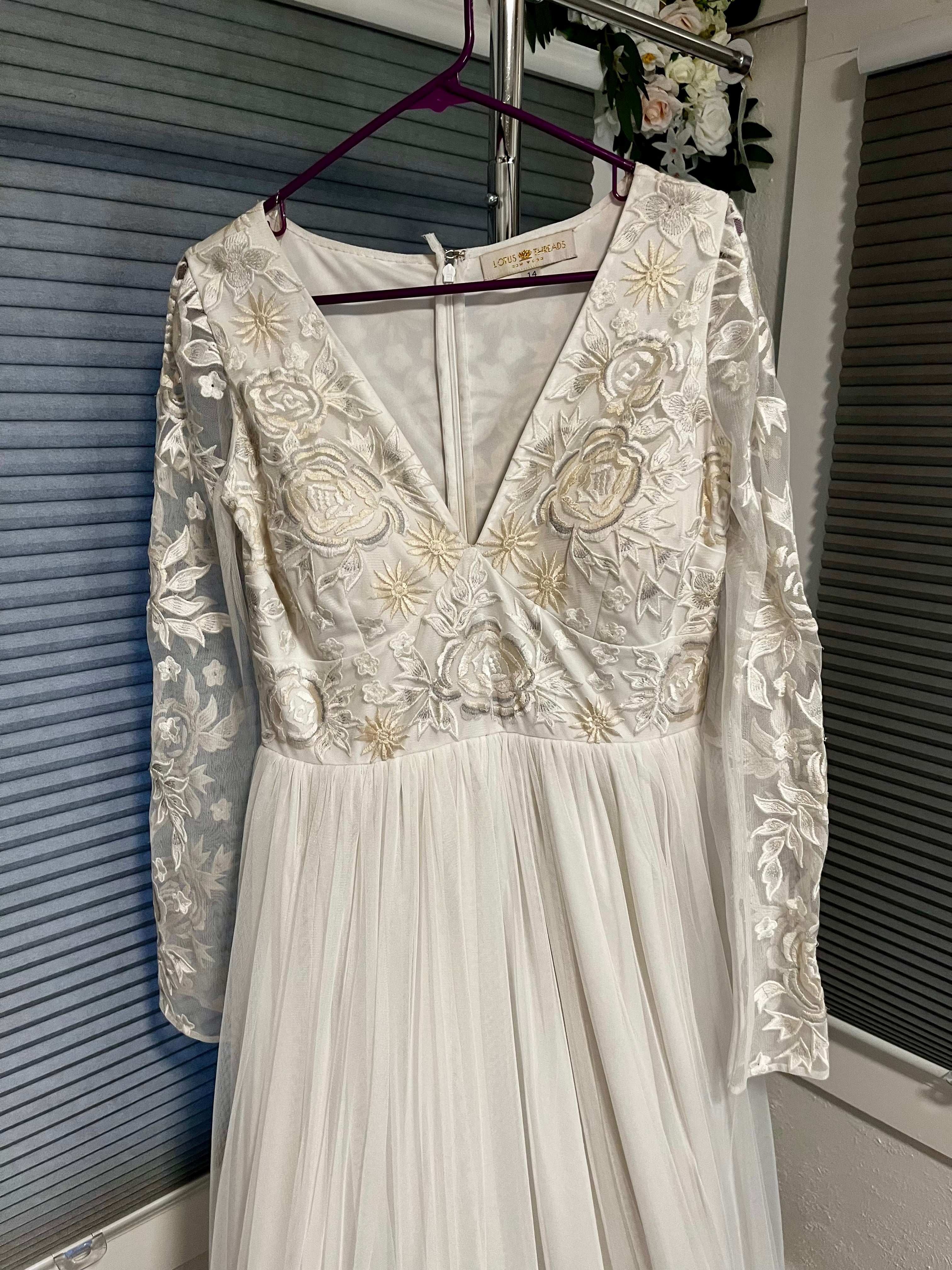 Lotus Threads/ long Sleeve bridal gown/ NWT/ Size 14 #15